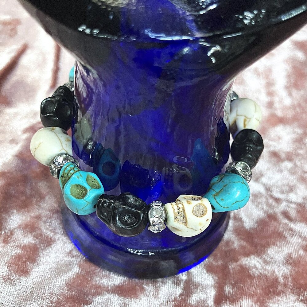 Skull Bracelet White Black Turquoise Blue Howlite Stone Skulls Bracelet